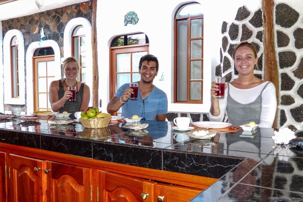 Hotel Coloma Galapagos ปูแอร์โตอาโยรา ภายนอก รูปภาพ