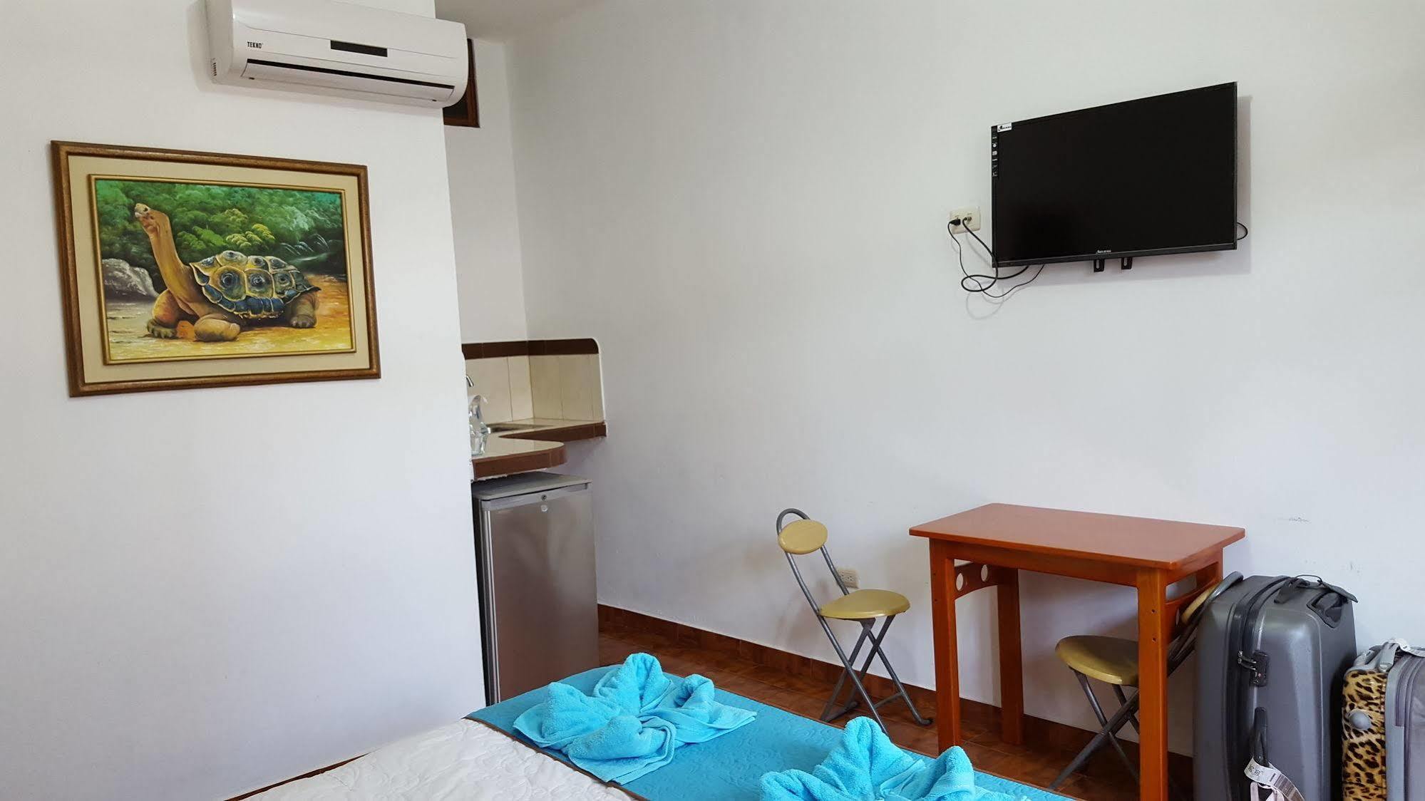 Hotel Coloma Galapagos ปูแอร์โตอาโยรา ภายนอก รูปภาพ